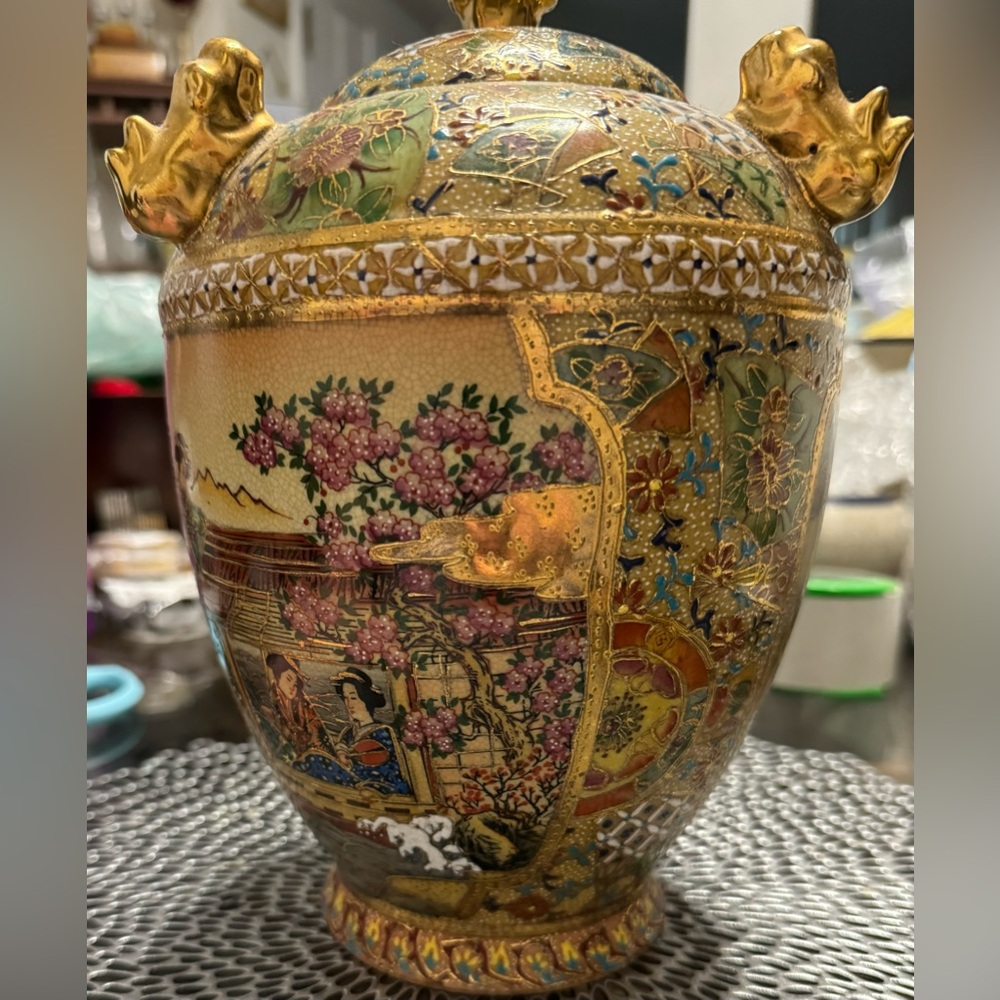 Rare Oriental Vintage Hand Painted Porcelain Pot W/ Lid. Raised Art Gold Gilded - Picture 2 of 14